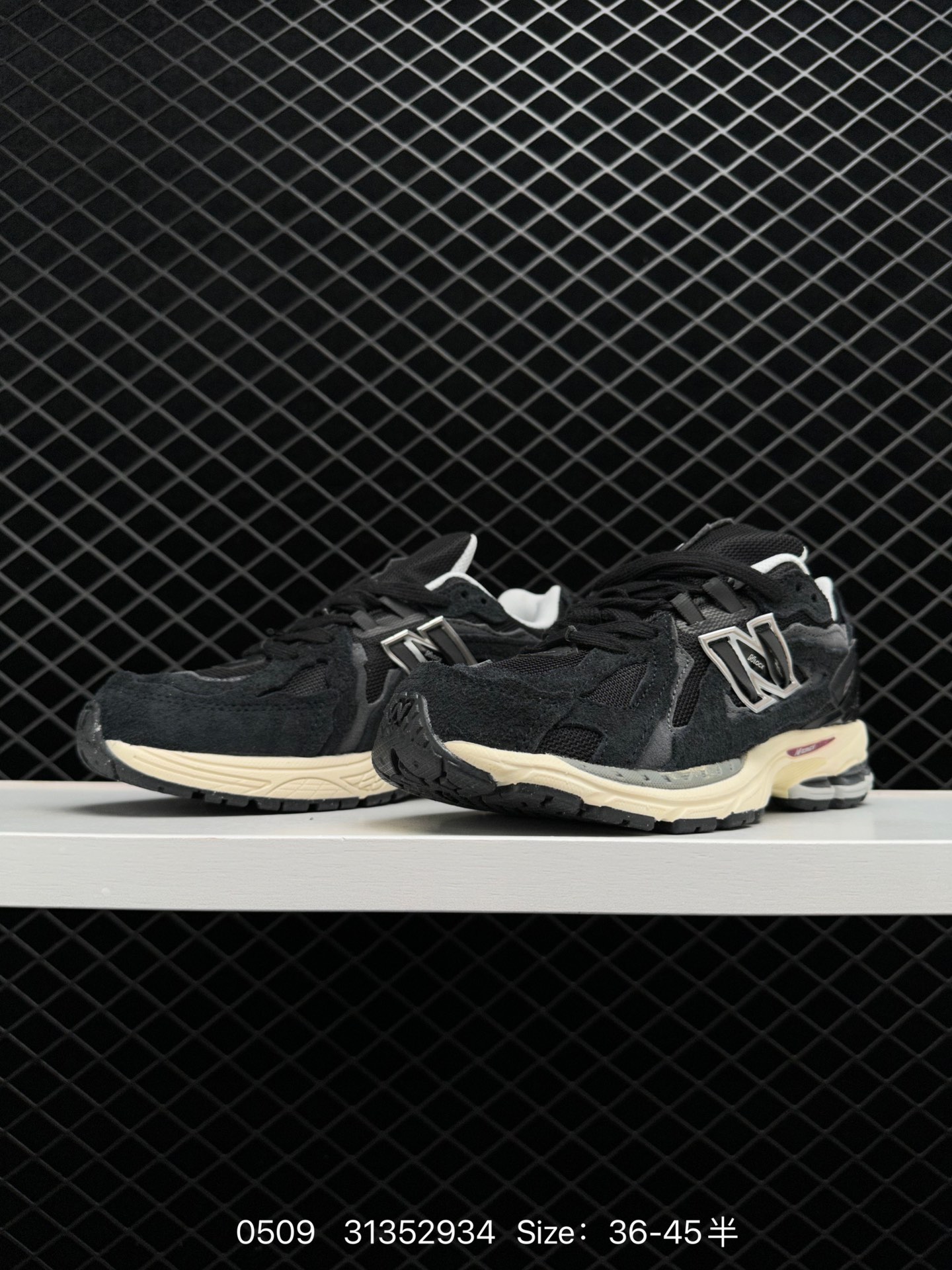 New Balance M1906